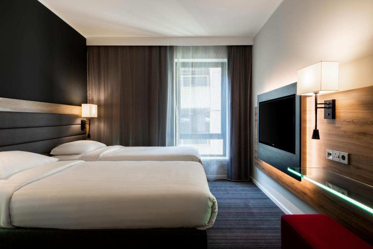 Moxy Glasgow Sec Екстериор снимка