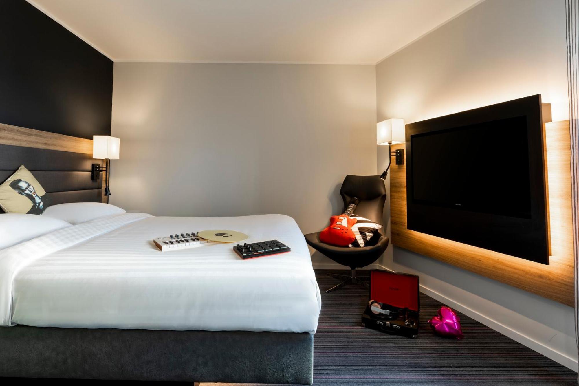 Moxy Glasgow Sec Екстериор снимка