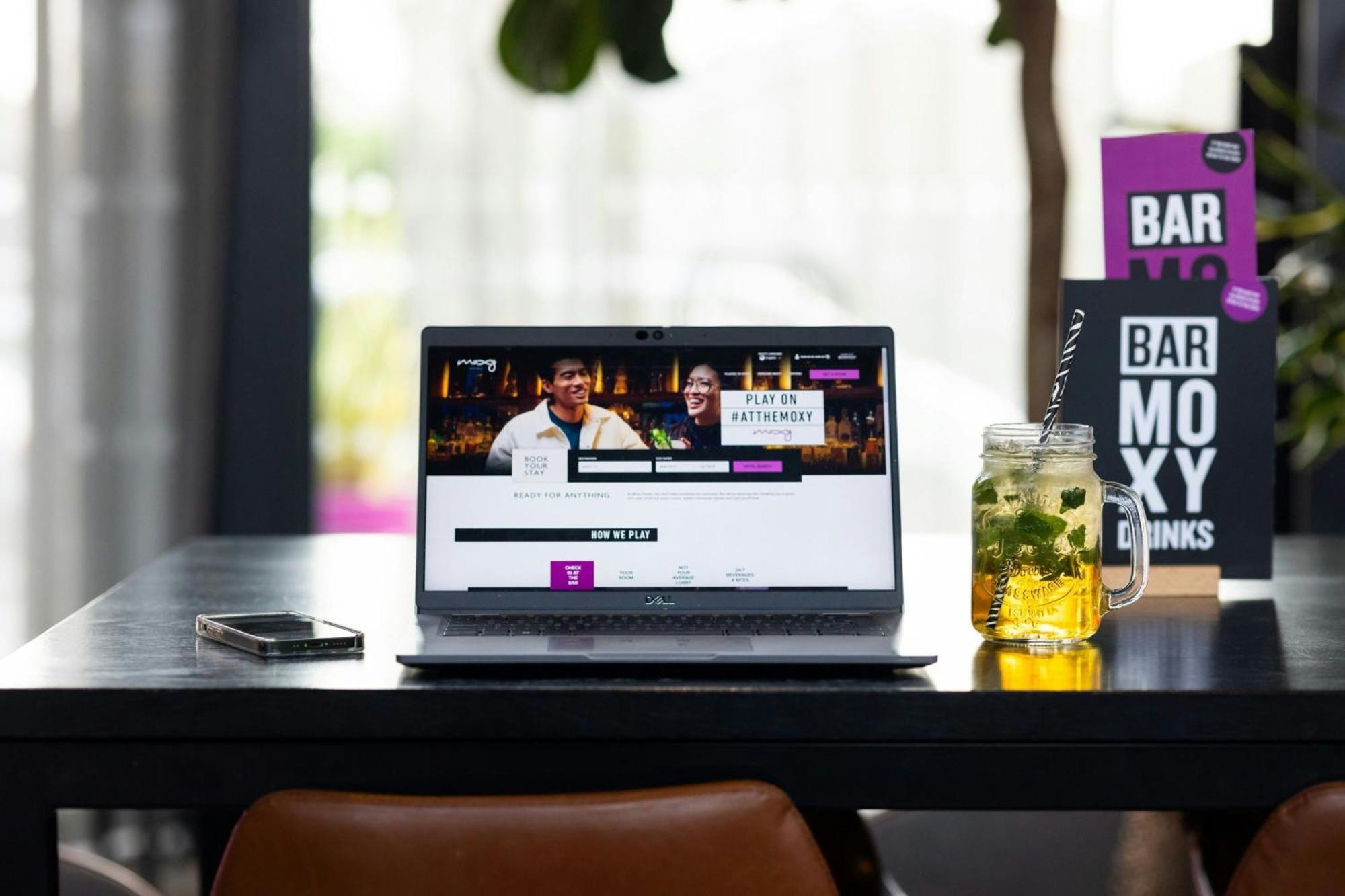 Moxy Glasgow Sec Екстериор снимка
